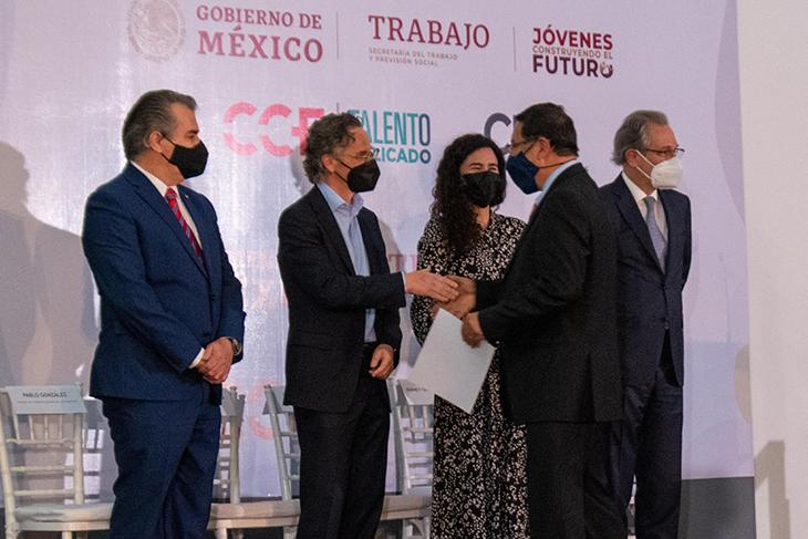 Grupo Bimbo reafirma su compromiso con el Programa Jóvenes Construyendo el Futuro