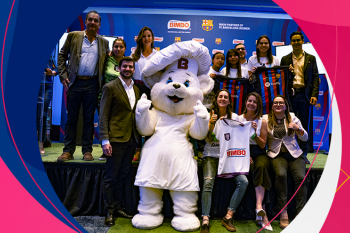 Lanzamos Campeonas de Sueños en Latinoamérica para apoyar a niñas que juegan fútbol